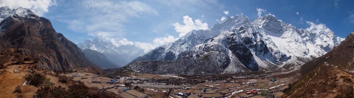 1003 Nepal_Panorama2s (simonsimages)  [flickr.com]  CC BY 
Información sobre la licencia en 'Verificación de las fuentes de la imagen'