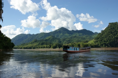 2009-08-30 09-03 Luang Prabang 143 Mekong (Allie_Caulfield)  [flickr.com]  CC BY 
Información sobre la licencia en 'Verificación de las fuentes de la imagen'