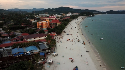 Cenang Beach, Langkawi (Daniel Lorig)  Copyright 
Información sobre la licencia en 'Verificación de las fuentes de la imagen'