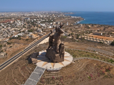 African Renaissance Monument (Jeff Attaway)  [flickr.com]  CC BY 
Información sobre la licencia en 'Verificación de las fuentes de la imagen'