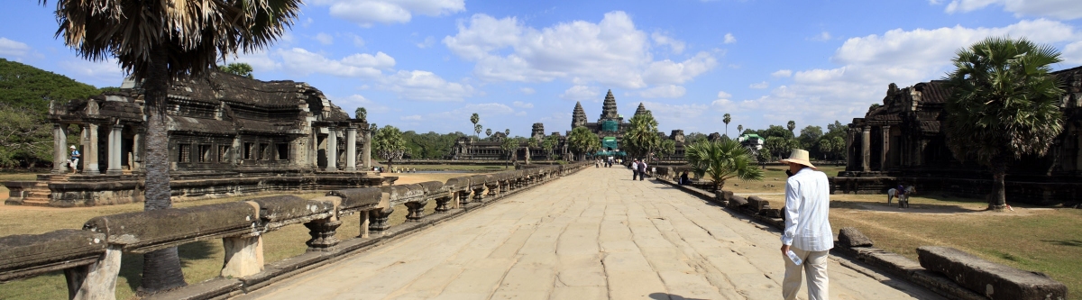 Angkor Wat, Siem Reap (Narin BI)  [flickr.com]  CC BY 
Información sobre la licencia en 'Verificación de las fuentes de la imagen'