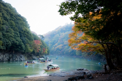 Arashiyama, Kyoto (Takashi Hososhima)  [flickr.com]  CC BY-SA 
Información sobre la licencia en 'Verificación de las fuentes de la imagen'