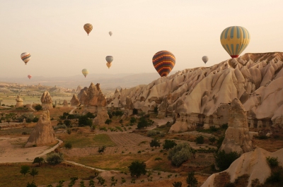 Balloons in Cappadocia (Mr Hicks46)  [flickr.com]  CC BY-SA 
Información sobre la licencia en 'Verificación de las fuentes de la imagen'
