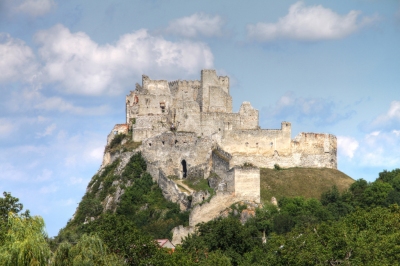 Beckovský hrad (Klearchos Kapoutsis)  [flickr.com]  CC BY 
Información sobre la licencia en 'Verificación de las fuentes de la imagen'