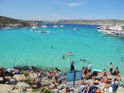 Blue Lagoon, Comino, Malta (Shepard4711)  [flickr.com]  CC BY-SA 
Información sobre la licencia en 'Verificación de las fuentes de la imagen'