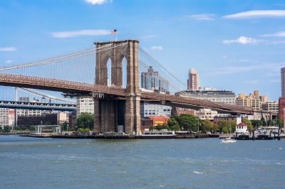 Brooklyn Bridge (drpavloff)  [flickr.com]  CC BY-ND 
Información sobre la licencia en 'Verificación de las fuentes de la imagen'