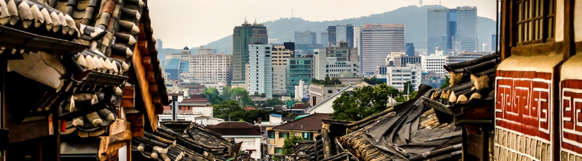 Bukchon Hanok Village, Seoul, South Korea (Doug  Sun Beams)  [flickr.com]  CC BY 
Información sobre la licencia en 'Verificación de las fuentes de la imagen'