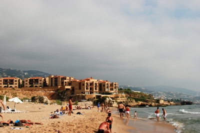 byblos beach (Karan Jain)  [flickr.com]  CC BY-SA 
Información sobre la licencia en 'Verificación de las fuentes de la imagen'