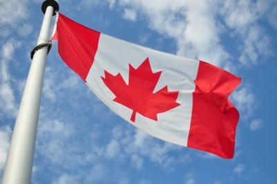 Canada Flag (Alirod Ameri)  [flickr.com]  CC BY 
Información sobre la licencia en 'Verificación de las fuentes de la imagen'