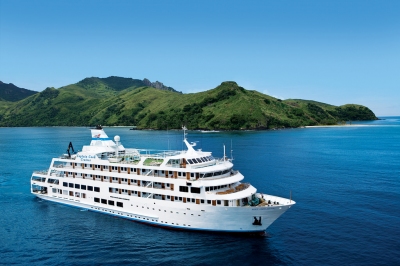 Captain Cook Cruises Reef Endeavour (Roderick Eime)  [flickr.com]  CC BY 
Información sobre la licencia en 'Verificación de las fuentes de la imagen'