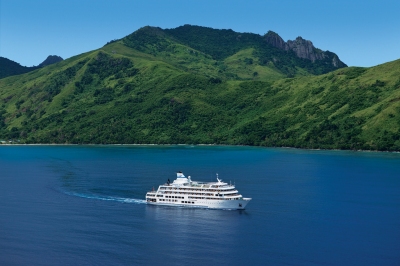 Captain Cook Cruises Reef Endeavour (Roderick Eime)  [flickr.com]  CC BY 
Información sobre la licencia en 'Verificación de las fuentes de la imagen'