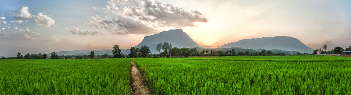 Chiang Dao HDR Panorama (Jakub  Michankow)  [flickr.com]  CC BY 
Información sobre la licencia en 'Verificación de las fuentes de la imagen'