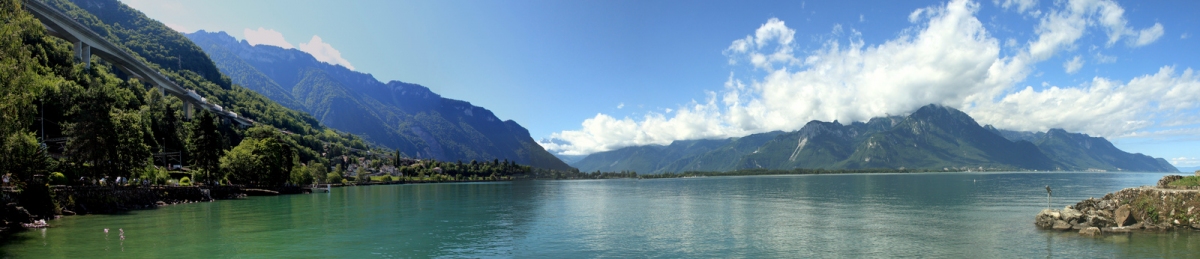 Château de Chillon - Switzerland - July 2012 (Cristian Bortes)  [flickr.com]  CC BY 
Información sobre la licencia en 'Verificación de las fuentes de la imagen'