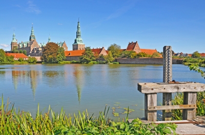 Denmark_0432 - Frederiksborg Castle (Dennis Jarvis)  [flickr.com]  CC BY-SA 
Información sobre la licencia en 'Verificación de las fuentes de la imagen'