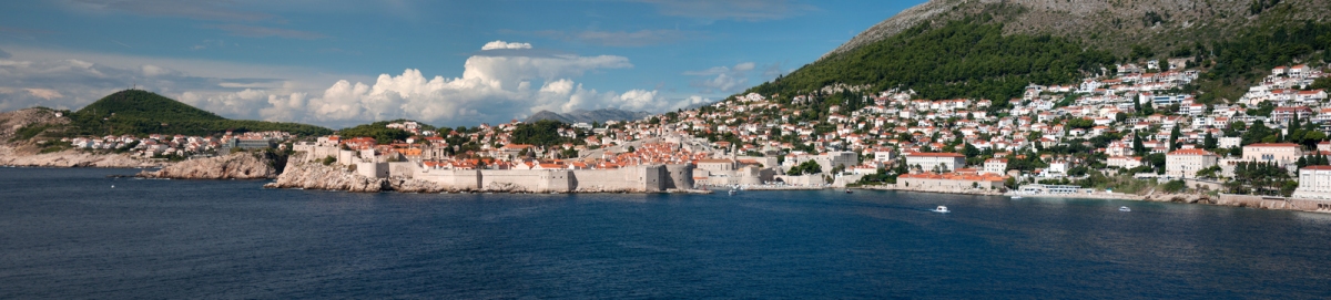 Dubrovnik old city panorama (L.C. Nøttaasen)  [flickr.com]  CC BY 
Información sobre la licencia en 'Verificación de las fuentes de la imagen'