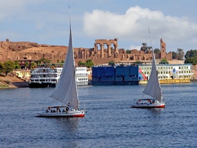 Egypt-5B-023 - Approaching Aswan (Dennis Jarvis)  [flickr.com]  CC BY-SA 
Información sobre la licencia en 'Verificación de las fuentes de la imagen'