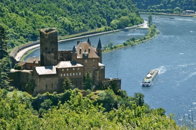 European river cruise (Roderick Eime)  [flickr.com]  CC BY 
Información sobre la licencia en 'Verificación de las fuentes de la imagen'