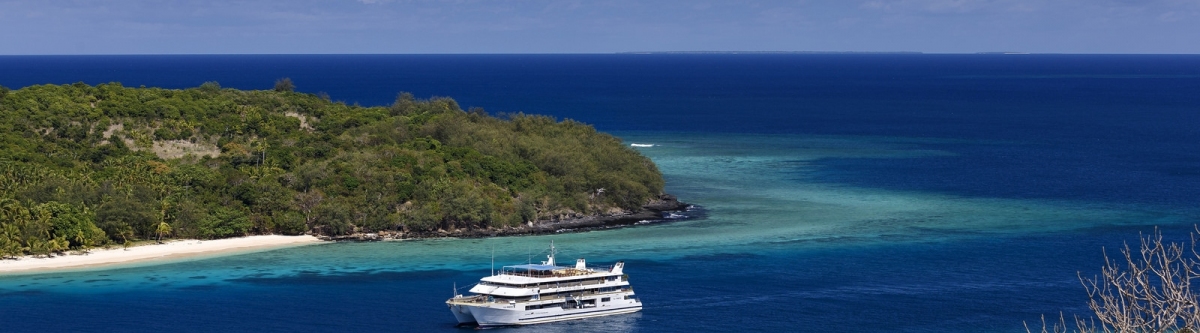 Fiji Princess - Blue Lagoon Cruises (Roderick Eime)  [flickr.com]  CC BY 
Información sobre la licencia en 'Verificación de las fuentes de la imagen'