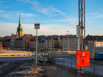 Gamla Stan from Slussen (chas B)  [flickr.com]  CC BY 
Información sobre la licencia en 'Verificación de las fuentes de la imagen'