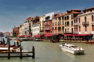 Grand Canal in Venice (Artur Staszewski)  [flickr.com]  CC BY-SA 
Información sobre la licencia en 'Verificación de las fuentes de la imagen'