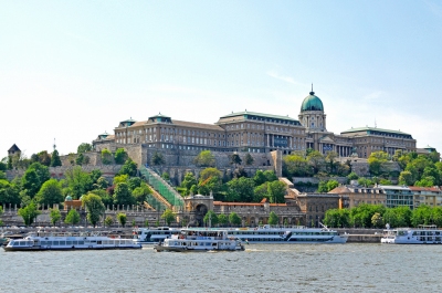 Hungary-0025 - Buda Castle (Dennis Jarvis)  [flickr.com]  CC BY-SA 
Información sobre la licencia en 'Verificación de las fuentes de la imagen'
