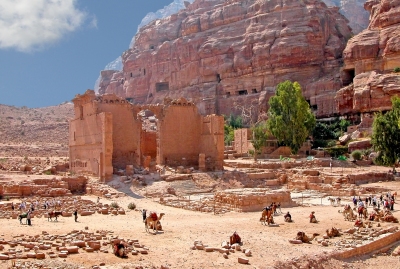 Jordan-18C-095 - Temple of Dushares (Dennis Jarvis)  [flickr.com]  CC BY-SA 
Información sobre la licencia en 'Verificación de las fuentes de la imagen'