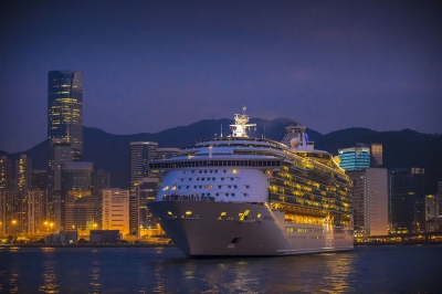 Kai Tak Cruise Terminal, Hong Kong (Roderick Eime)  [flickr.com]  CC BY 
Información sobre la licencia en 'Verificación de las fuentes de la imagen'