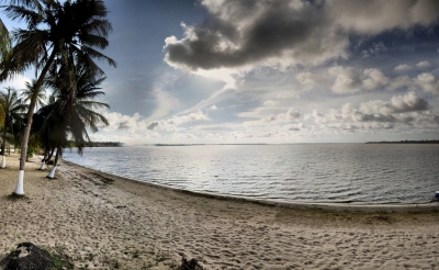 Lac Togo - 9-10-2011 - 15h48 (Panoramas)  [flickr.com]  CC BY-ND 
Información sobre la licencia en 'Verificación de las fuentes de la imagen'
