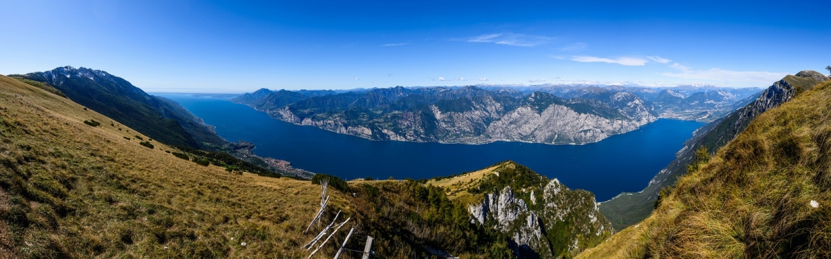 Lago di Garda dal Monte Baldo (Siegfried Rabanser)  [flickr.com]  CC BY 
Información sobre la licencia en 'Verificación de las fuentes de la imagen'