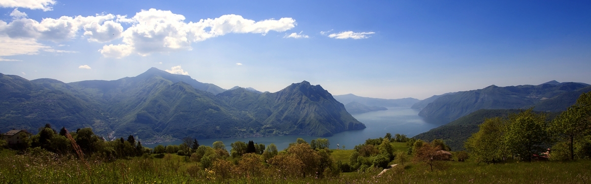 Lago d'Iseo (Alessandro Prada)  [flickr.com]  CC BY-SA 
Información sobre la licencia en 'Verificación de las fuentes de la imagen'