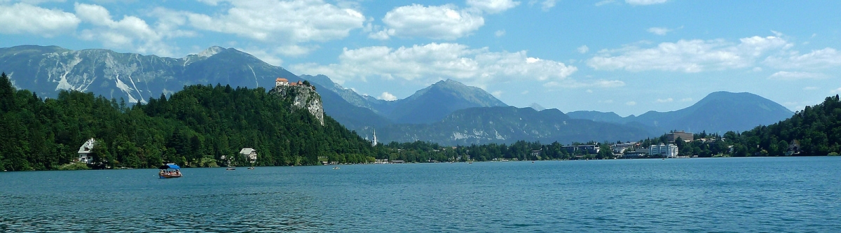 LakeBled 0815 1050095a (Ross Elliott)  [flickr.com]  CC BY 
Información sobre la licencia en 'Verificación de las fuentes de la imagen'