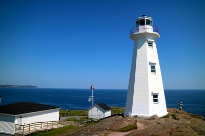 Light House on Cape Spear (Erik Cleves Kristensen)  [flickr.com]  CC BY 
Información sobre la licencia en 'Verificación de las fuentes de la imagen'