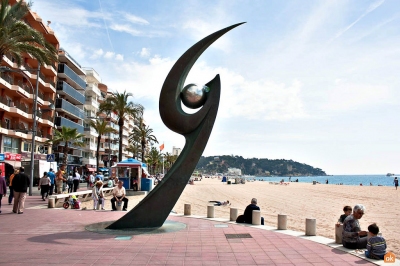 LLORET DE MAR (OK Apartment)  [flickr.com]  CC BY 
Información sobre la licencia en 'Verificación de las fuentes de la imagen'