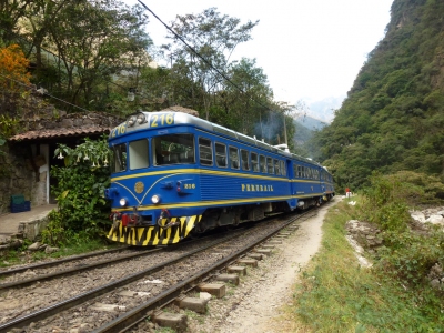 Machu Picchu Train (tacowitte)  [flickr.com]  CC BY 
Información sobre la licencia en 'Verificación de las fuentes de la imagen'