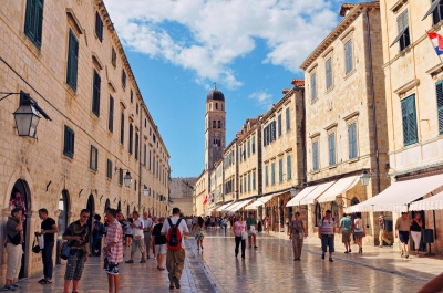 Main street of Dubrovnik (Tambako The Jaguar)  [flickr.com]  CC BY-ND 
Información sobre la licencia en 'Verificación de las fuentes de la imagen'