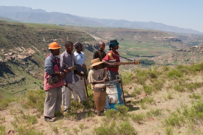 Malealea Band, Lesotho (Di Jones)  [flickr.com]  CC BY 
Información sobre la licencia en 'Verificación de las fuentes de la imagen'