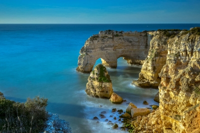 Marinha beach - Algarve (Luis Ascenso)  [flickr.com]  CC BY 
Información sobre la licencia en 'Verificación de las fuentes de la imagen'