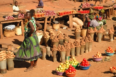 Market day (Christiane Birr)  [flickr.com]  CC BY-SA 
Información sobre la licencia en 'Verificación de las fuentes de la imagen'