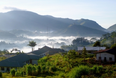 Maubisse in the early morning (Kate Dixon)  [flickr.com]  CC BY 
Información sobre la licencia en 'Verificación de las fuentes de la imagen'