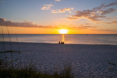 Naples Beach, Florida (Roman Boed)  [flickr.com]  CC BY 
Información sobre la licencia en 'Verificación de las fuentes de la imagen'