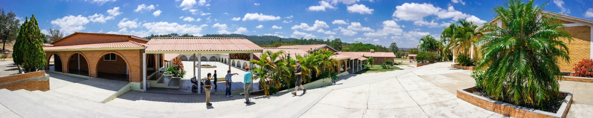 Orphanage Emmannuel Guiamaca, Honduras (Nan Palmero)  [flickr.com]  CC BY 
Información sobre la licencia en 'Verificación de las fuentes de la imagen'