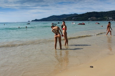 Patong beach Phuket (Mussi Katz)  [flickr.com]  CC BY 
Información sobre la licencia en 'Verificación de las fuentes de la imagen'