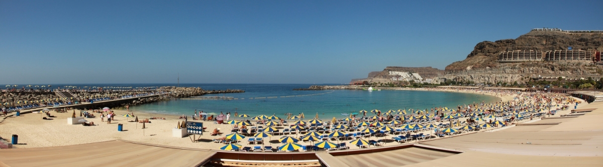 Playa Amadores - Gran Canaria - October 2011 (Cristian Bortes)  [flickr.com]  CC BY 
Información sobre la licencia en 'Verificación de las fuentes de la imagen'