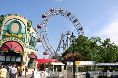 Prater park, Vienna, Austria (Francisco Antunes)  [flickr.com]  CC BY 
Información sobre la licencia en 'Verificación de las fuentes de la imagen'