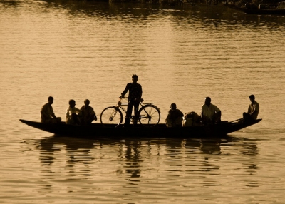 River Crossing (John Pavelka)  [flickr.com]  CC BY 
Información sobre la licencia en 'Verificación de las fuentes de la imagen'