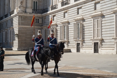 Royal Palace / Palacio Real, Madrid, Spain (Matt Kieffer)  [flickr.com]  CC BY-SA 
Información sobre la licencia en 'Verificación de las fuentes de la imagen'