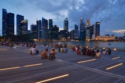 Singapore, Marina Bay, late afternoon (Nicolas Lannuzel)  [flickr.com]  CC BY-SA 
Información sobre la licencia en 'Verificación de las fuentes de la imagen'