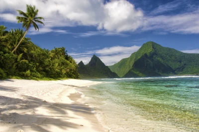 Si'u Point Trail, Ta'u Island, National Park of American Samoa (U.S. Department of the Interior)  [flickr.com]  CC BY-SA 
Información sobre la licencia en 'Verificación de las fuentes de la imagen'