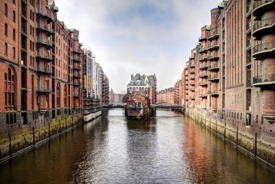 Speicherstadt (Marcus Pink)  [flickr.com]  CC BY 
Información sobre la licencia en 'Verificación de las fuentes de la imagen'