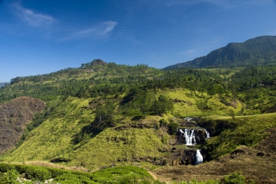 St.Clair waterfall Sri Lanka (Malcolm Browne)  [flickr.com]  CC BY-ND 
Información sobre la licencia en 'Verificación de las fuentes de la imagen'